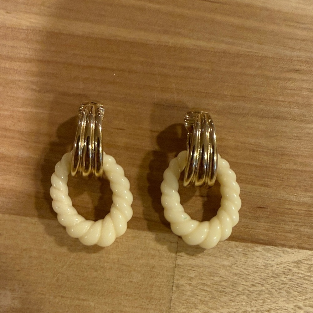 Vintage Avon Gold & Cream Twisted Hoop Clip On Earrings